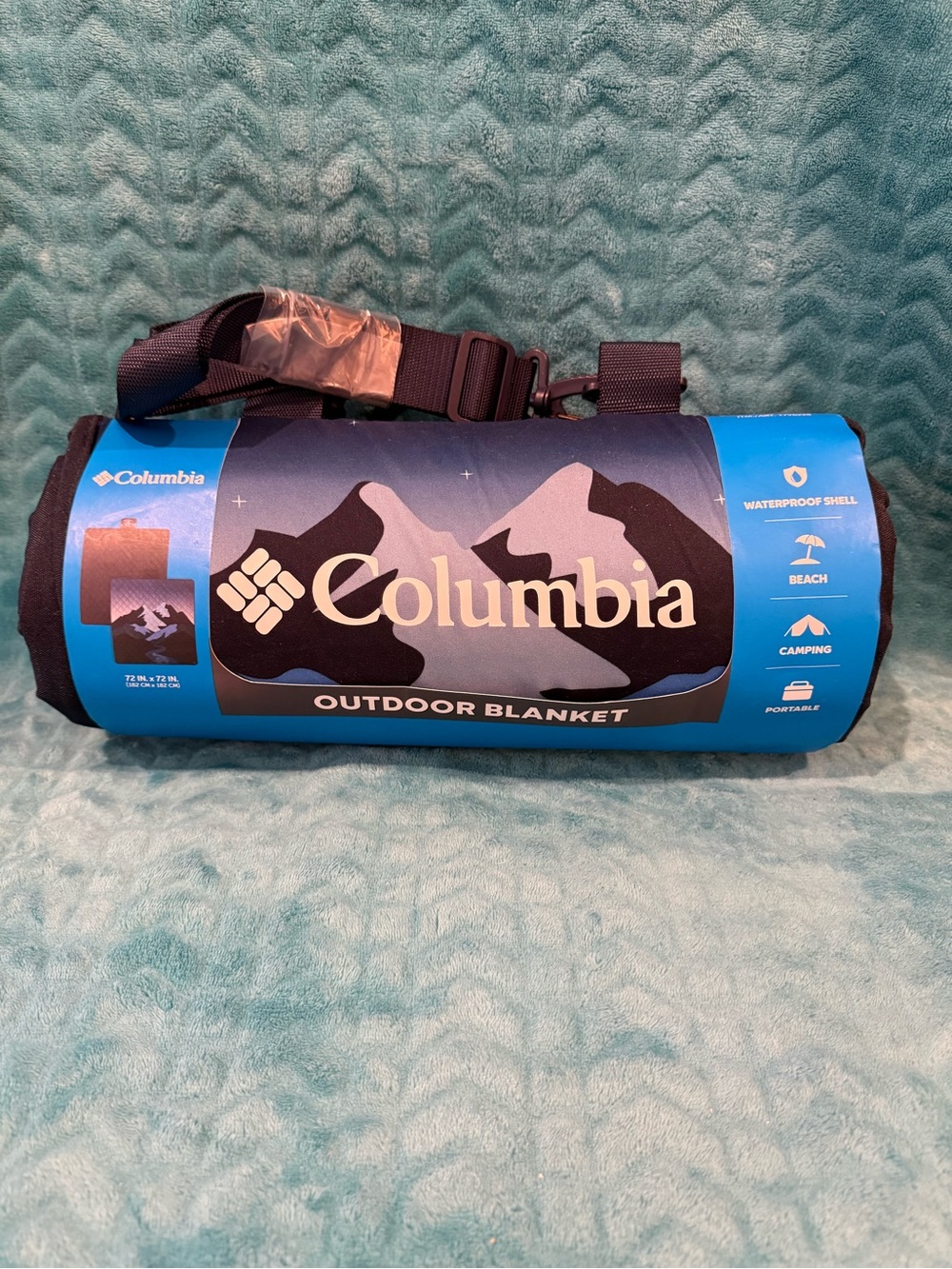 Columbia Outdoor Blanket in Blue and Black